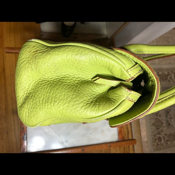 MICHAEL KORS CHARTREUSE GREEN PEBBLED LEATHER BAG - Picture 8 of 16